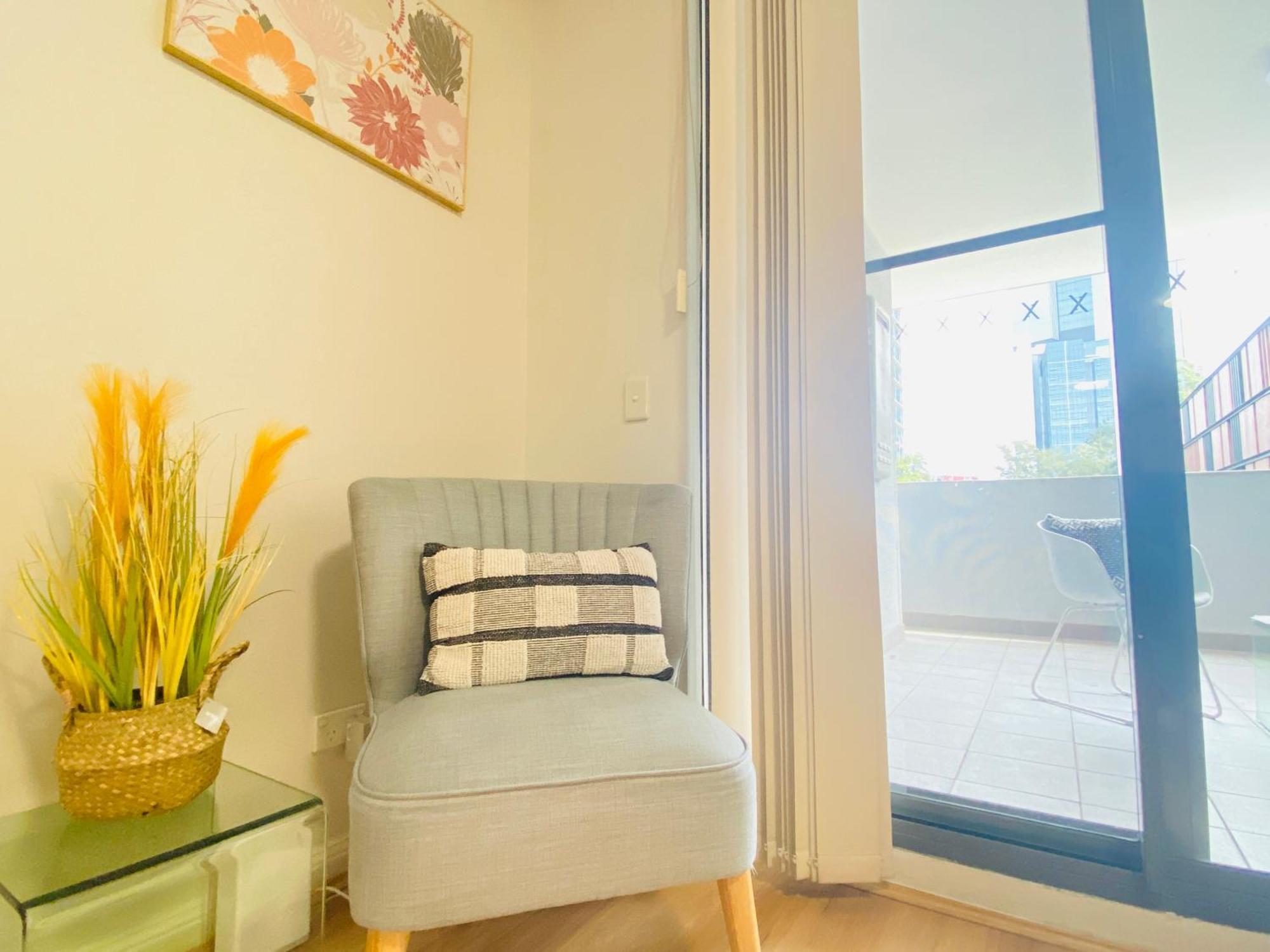 Parramatta Adorable 3br Parkingbusshopping Apartment
